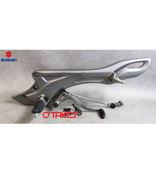 Platine/Repose pied avant gauche SFV 650 Gladius origine SUZUKI Accueil sur le site du spécialiste des deux roues O-TAKET.COM