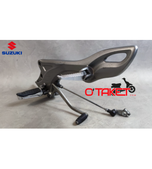 Platine/Repose pied avant gauche SFV 650 Gladius origine SUZUKI Accueil sur le site du spécialiste des deux roues O-TAKET.COM