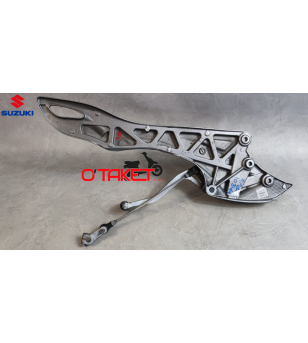 Platine/Repose pied avant gauche SFV 650 Gladius origine SUZUKI Accueil sur le site du spécialiste des deux roues O-TAKET.COM