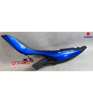 Carénage latéral arrière gauche SFV 650 Gladius origine SUZUKI Accueil sur le site du spécialiste des deux roues O-TAKET.COM