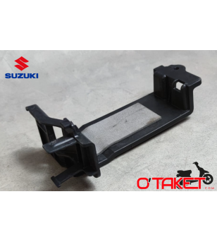Couvercle/Maintien de batterie SFV 650 Gladius origine SUZUKI Accueil sur le site du spécialiste des deux roues O-TAKET.COM