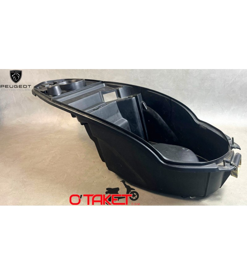 Coffre de selle Kisbee origine PEUGEOT Accueil sur le site du spécialiste des deux roues O-TAKET.COM Coffre de selle Kisbee origine PEUGEOT Accueil sur le site du spécialiste des deux roues O-TAKET.COM
