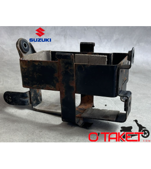 Support/Bac à batterie DR/DF origine SUZUKI 125/200 Accueil sur le site du spécialiste des deux roues O-TAKET.COM
