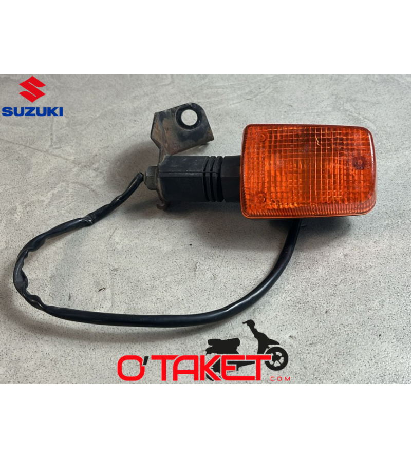 Clignotant droit DR/DF/GSE origine SUZUKI 125/200/350/500/650/800 Accueil sur le site du spécialiste des deux roues O-TAKET.COM