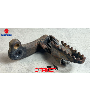 Repose pied avant droit DR/DF origine SUZUKI 125/200