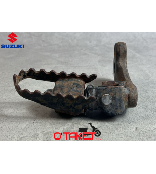 Repose pied avant droit DR/DF origine SUZUKI 125/200 Accueil sur le site du spécialiste des deux roues O-TAKET.COM