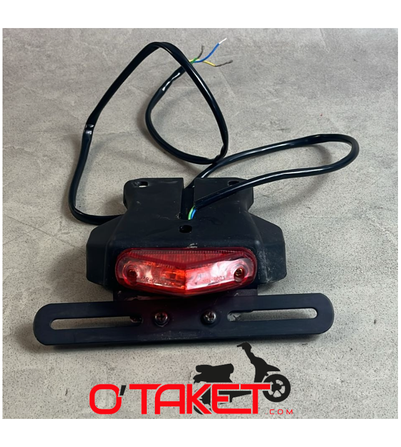 Support de plaque avec feu arrière 50 à boîte UNIVERSEL Accueil sur le site du spécialiste des deux roues O-TAKET.COM
