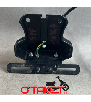 Support de plaque avec feu arrière 50 à boîte UNIVERSEL Accueil sur le site du spécialiste des deux roues O-TAKET.COM