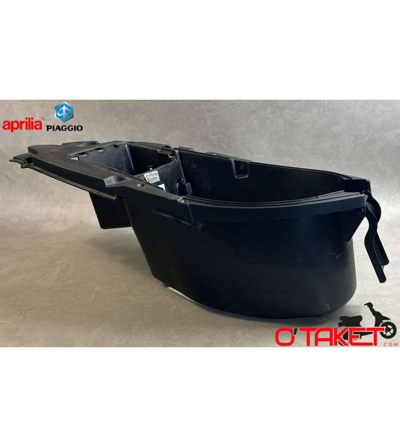 Coffre de selle SR Motard/Typhoon origine APRILIA/PIAGGIO 50 2T Accueil sur le site du spécialiste des deux roues O-TAKET.COM Coffre de selle SR Motard/Typhoon origine APRILIA/PIAGGIO 50 2T Accueil sur le site du spécialiste des deux roues O-TAKET.COM