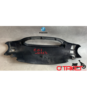 Couvre/Cache guidon intérieur Typhoon origine PIAGGIO Accueil sur le site du spécialiste des deux roues O-TAKET.COM