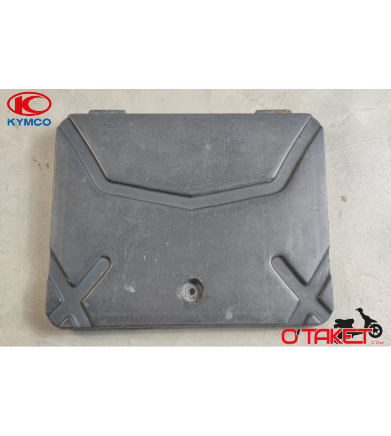 Trappe batterie Agility origine KYMCO 50 Accueil sur le site du spécialiste des deux roues O-TAKET.COM Trappe batterie Agility origine KYMCO 50 Accueil sur le site du spécialiste des deux roues O-TAKET.COM