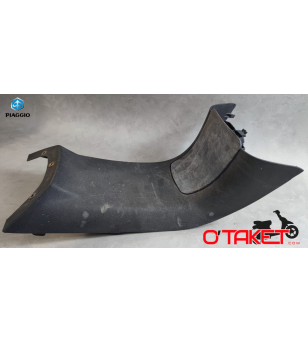 Carénage central de marche pieds X9 origine PIAGGIO Accueil sur le site du spécialiste des deux roues O-TAKET.COM