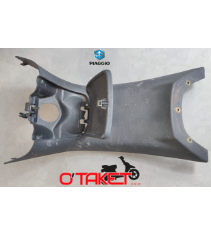 Carénage central de marche pieds X9 origine PIAGGIO Accueil sur le site du spécialiste des deux roues O-TAKET.COM