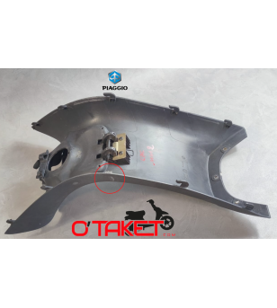 Carénage central de marche pieds X9 origine PIAGGIO Accueil sur le site du spécialiste des deux roues O-TAKET.COM