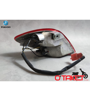 Clignotant/Feu arrière droit X9 origine PIAGGIO Accueil sur le site du spécialiste des deux roues O-TAKET.COM