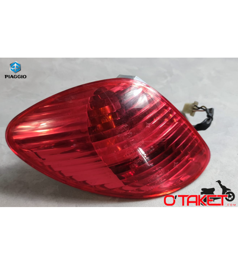 Clignotant/Feu arrière gauche X9 origine PIAGGIO Accueil sur le site du spécialiste des deux roues O-TAKET.COM