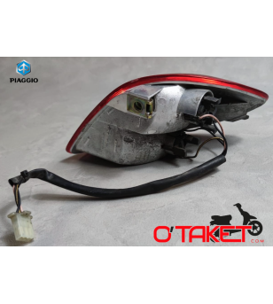 Clignotant/Feu arrière gauche X9 origine PIAGGIO Accueil sur le site du spécialiste des deux roues O-TAKET.COM
