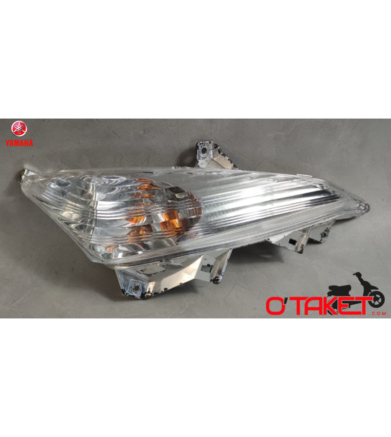 Clignotant avant gauche T-MAX origine YAMAHA Accueil sur le site du spécialiste des deux roues O-TAKET.COM Clignotant avant gauche T-MAX origine YAMAHA Accueil sur le site du spécialiste des deux roues O-TAKET.COM