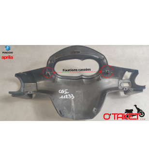 Couvre guidon arrière Typhoon/SR origine PIAGGIO/APRILIA Accueil sur le site du spécialiste des deux roues O-TAKET.COM