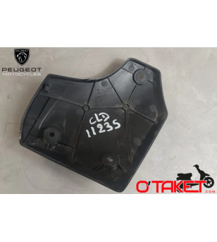 Cache latéral inférieur droit Kisbee Streetzone origine PEUGEOT Accueil sur le site du spécialiste des deux roues O-TAKET.COM