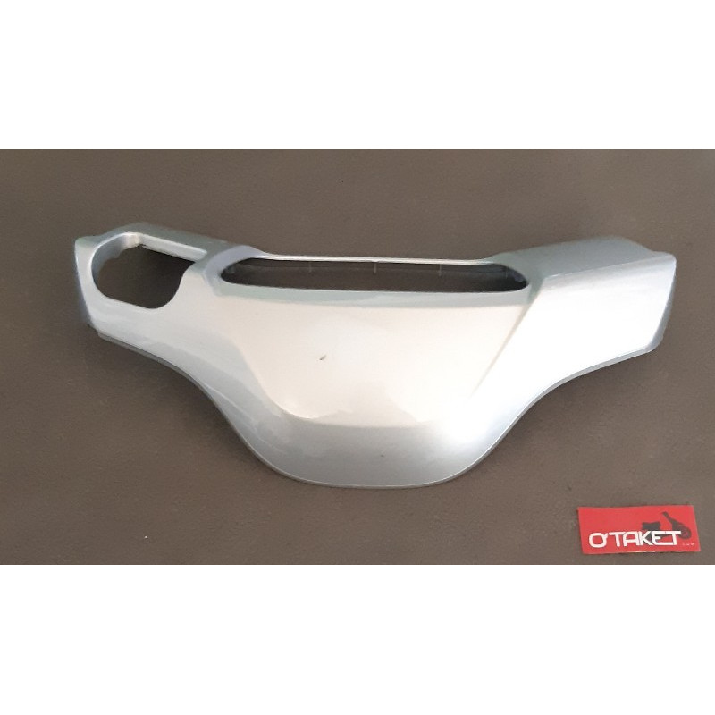 Couvre guidon Booster/Bw's origine MBK/YAMAHA Carrosseries sur le site du spécialiste des deux roues O-TAKET.COM Couvre guidon Booster/Bw's origine MBK/YAMAHA Carrosseries sur le site du spécialiste des deux roues O-TAKET.COM