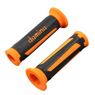 REVETEMENT/POIGNEE DOMINO A350 TURISMO NOIR/ORANGE (PR) DEBOUCHE POUR EMBOUT GUIDON Revêtements et Poignées sur le site du sp...