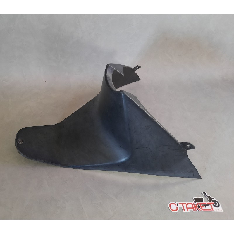 Protège jambes/dessous de selle Vivacity I et II origine PEUGEOT Carrosseries sur le site du spécialiste des deux roues O-TAK...