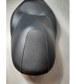 Selle X-MAX (phase 1) origine YAMAHA Accueil sur le site du spécialiste des deux roues O-TAKET.COM