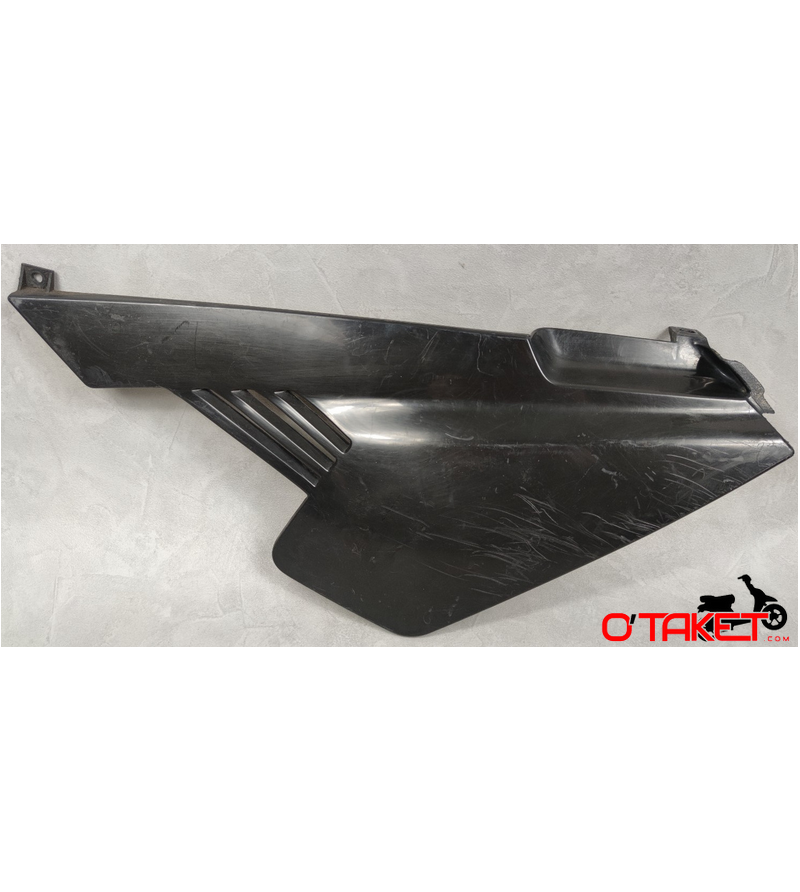 Carénage latéral gauche SMT origine GILERA 2006-2010 Accueil sur le site du spécialiste des deux roues O-TAKET.COM Carénage latéral gauche SMT origine GILERA 2006-2010 Accueil sur le site du spécialiste des deux roues O-TAKET.COM
