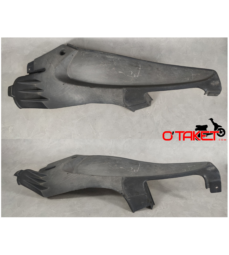Panneau latéral gauche SR origine APRILIA 50/125/150 Accueil sur le site du spécialiste des deux roues O-TAKET.COM Panneau latéral gauche SR origine APRILIA 50/125/150 Accueil sur le site du spécialiste des deux roues O-TAKET.COM