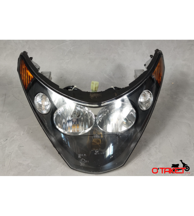 Optique avant Beverly origine PIAGGIO Accueil sur le site du spécialiste des deux roues O-TAKET.COM Optique avant Beverly origine PIAGGIO Accueil sur le site du spécialiste des deux roues O-TAKET.COM