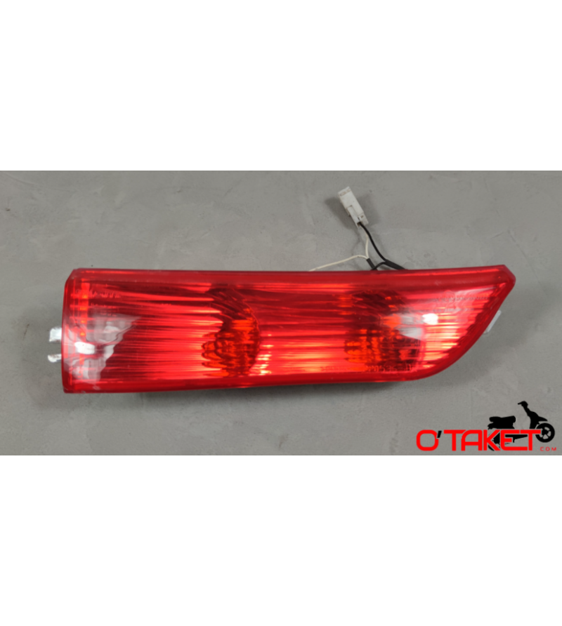 Clignotant arrière droit X-EVO/X8 origine PIAGGIO 125/250/400 Accueil sur le site du spécialiste des deux roues O-TAKET.COM
