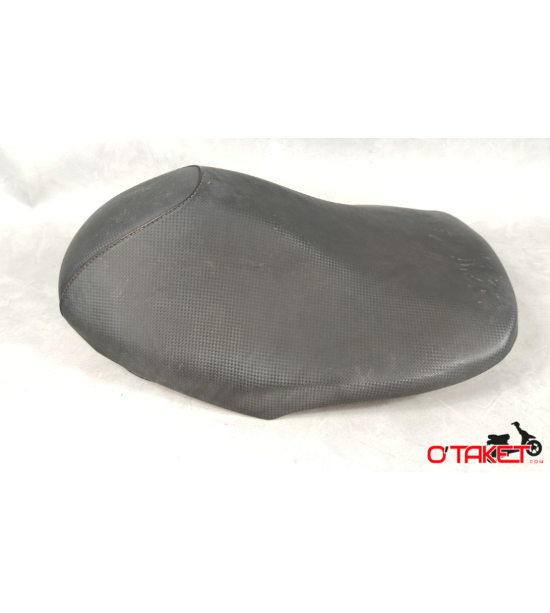 Selle Nitro/Aerox origine MBK/YAMAHA Accueil sur le site du spécialiste des deux roues O-TAKET.COM Selle Nitro/Aerox origine MBK/YAMAHA Accueil sur le site du spécialiste des deux roues O-TAKET.COM