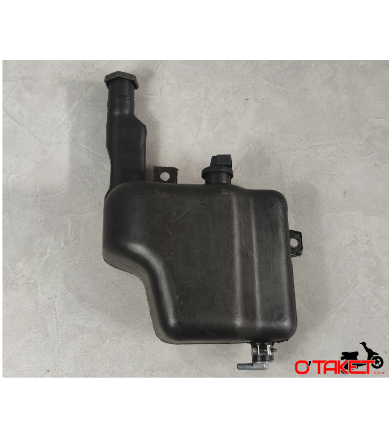 Réservoir huile LX/LXV/S origine VESPA 50 2T Accueil sur le site du spécialiste des deux roues O-TAKET.COM Réservoir huile LX/LXV/S origine VESPA 50 2T Accueil sur le site du spécialiste des deux roues O-TAKET.COM