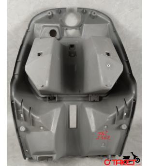 Tablier intérieur/protège jambes Beluga origine YAMAHA 125 Accueil sur le site du spécialiste des deux roues O-TAKET.COM