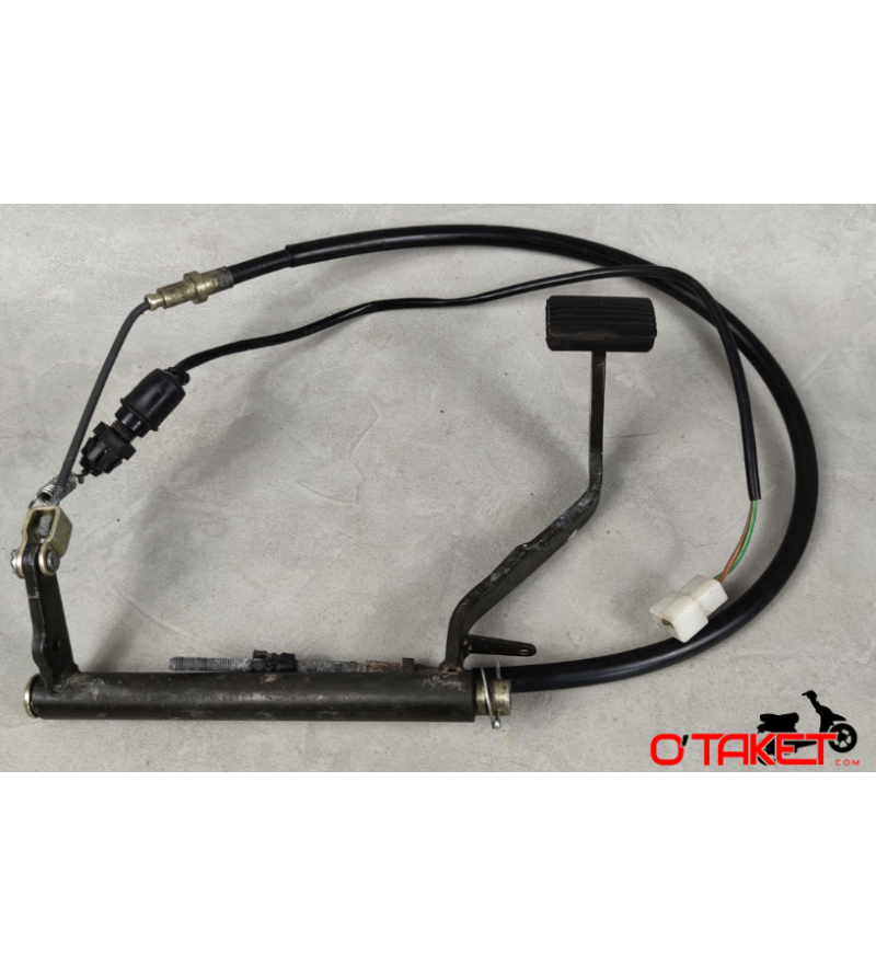 Pédale de frein avec sont contacteur Beluga origine YAMAHA 125cc Accueil sur le site du spécialiste des deux roues O-TAKET.COM Pédale de frein avec sont contacteur Beluga origine YAMAHA 125cc Accueil sur le site du spécialiste des deux roues O-TAKET.COM