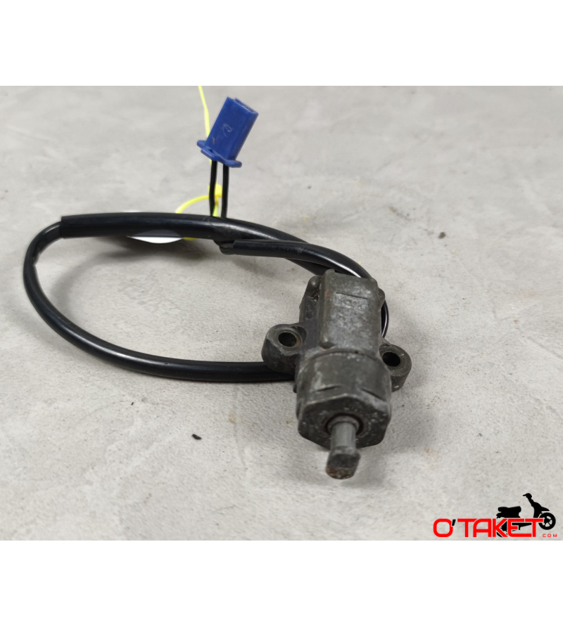 Contacteur de béquille centrale Beluga origine YAMAHA 125 Accueil sur le site du spécialiste des deux roues O-TAKET.COM Contacteur de béquille centrale Beluga origine YAMAHA 125 Accueil sur le site du spécialiste des deux roues O-TAKET.COM