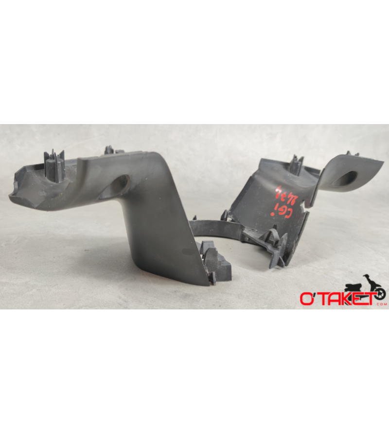 Couvre guidon inférieur Citystar origine PEUGEOT 50/125/200 2T/4T Accueil sur le site du spécialiste des deux roues O-TAKET.COM Couvre guidon inférieur Citystar origine PEUGEOT 50/125/200 2T/4T Accueil sur le site du spécialiste des deux roues O-TAKET.COM