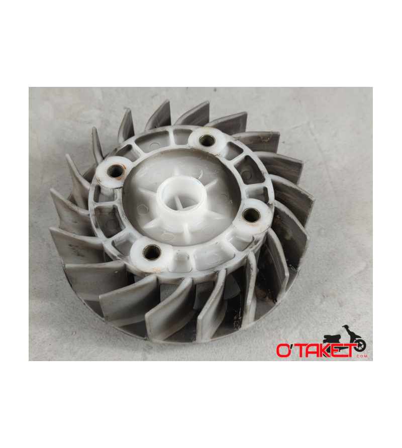 Turbine de refoidissement origine PEUGEOT Citystar 50/125cc 2T/4T Accueil sur le site du spécialiste des deux roues O-TAKET.COM Turbine de refoidissement origine PEUGEOT Citystar 50/125cc 2T/4T Accueil sur le site du spécialiste des deux roues O-TAKET.COM