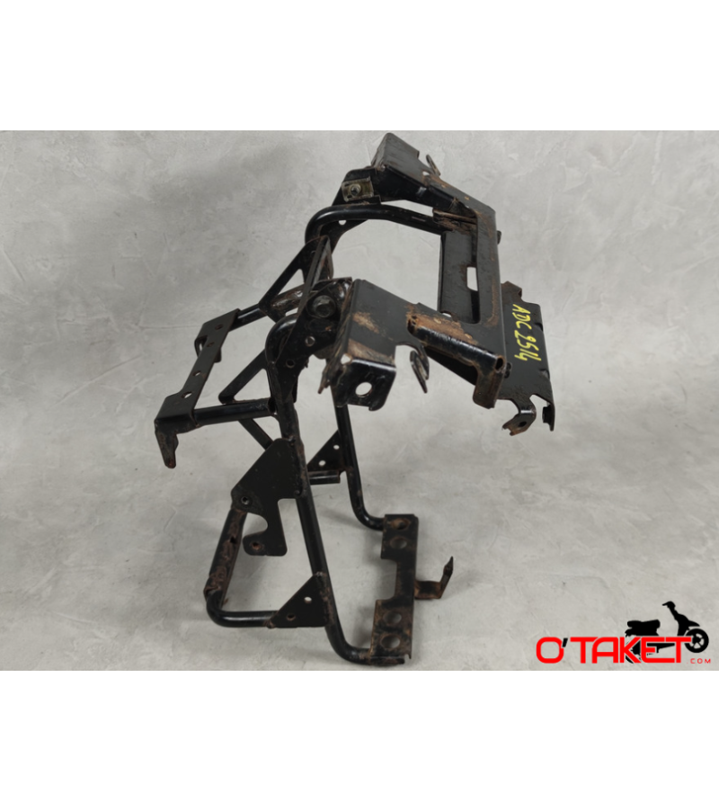 Araignée de châssis/support de face avant Citystar origine PEUGEOT 50/125/200 2T/4T Accueil sur le site du spécialiste des de... Araignée de châssis/support de face avant Citystar origine PEUGEOT 50/125/200 2T/4T Accueil sur le site du spécialiste des de...