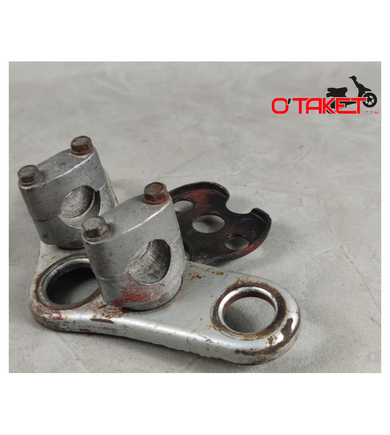 Té de fourche supérieur avec son support compteur et ses pontets Chappy origine YAMAHA Accueil sur le site du spécialiste des...