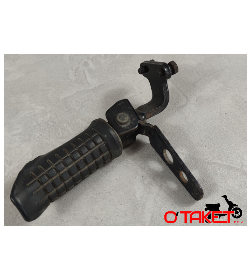 Repose pied passager gauche Katana origine SUZUKI Accueil sur le site du spécialiste des deux roues O-TAKET.COM