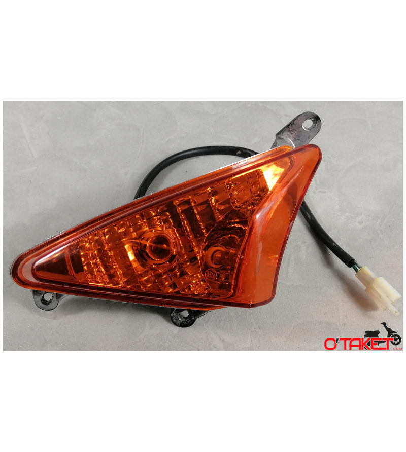 Clignotant avant droit scooter chinois 4T ( ARDILA) Accueil sur le site du spécialiste des deux roues O-TAKET.COM Clignotant avant droit scooter chinois 4T ( ARDILA) Accueil sur le site du spécialiste des deux roues O-TAKET.COM