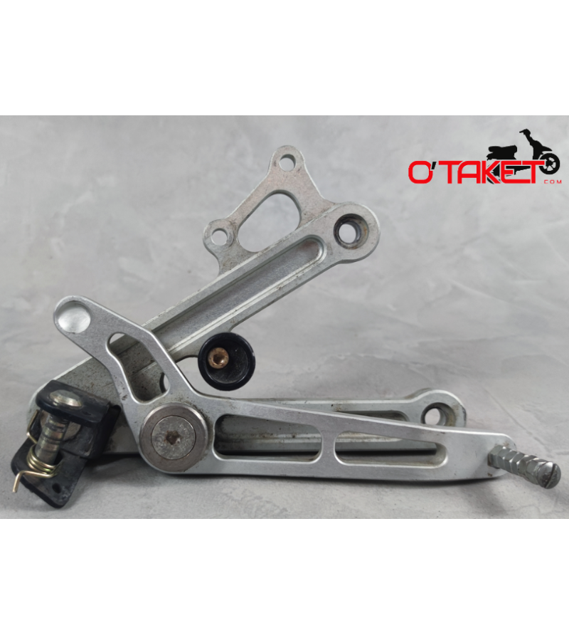 Platine repose-pied avant droit + pédale de frein XR6 50 origine PEUGEOT Accueil sur le site du spécialiste des deux roues O-... Platine repose-pied avant droit + pédale de frein XR6 50 origine PEUGEOT Accueil sur le site du spécialiste des deux roues O-...