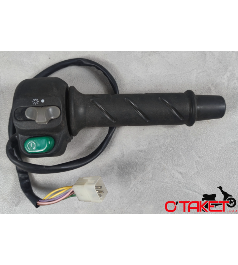Poignée de gaz avec commodo Speedfight origine PEUGEOT Accueil sur le site du spécialiste des deux roues O-TAKET.COM Poignée de gaz avec commodo Speedfight origine PEUGEOT Accueil sur le site du spécialiste des deux roues O-TAKET.COM