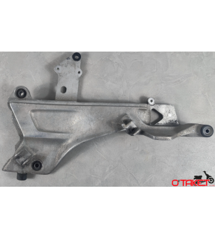 Platine/support de repose pied gauche ST Pan European 1100 origine HONDA Accueil sur le site du spécialiste des deux roues O-...