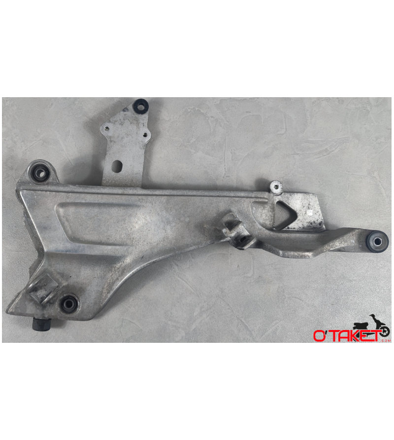 Platine/support de repose pied gauche ST Pan European 1100 origine HONDA Accueil sur le site du spécialiste des deux roues O-...