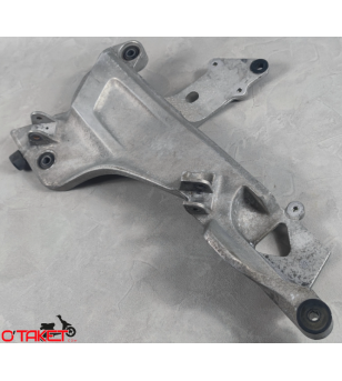 Platine/support de repose pied gauche ST Pan European 1100 origine HONDA Accueil sur le site du spécialiste des deux roues O-...