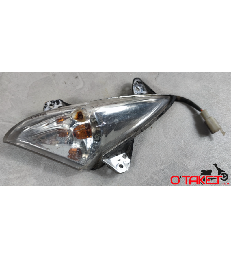 Clignotant avant gauche Citystar origine PEUGEOT 50/125/200 2T/4T Accueil sur le site du spécialiste des deux roues O-TAKET.COM Clignotant avant gauche Citystar origine PEUGEOT 50/125/200 2T/4T Accueil sur le site du spécialiste des deux roues O-TAKET.COM