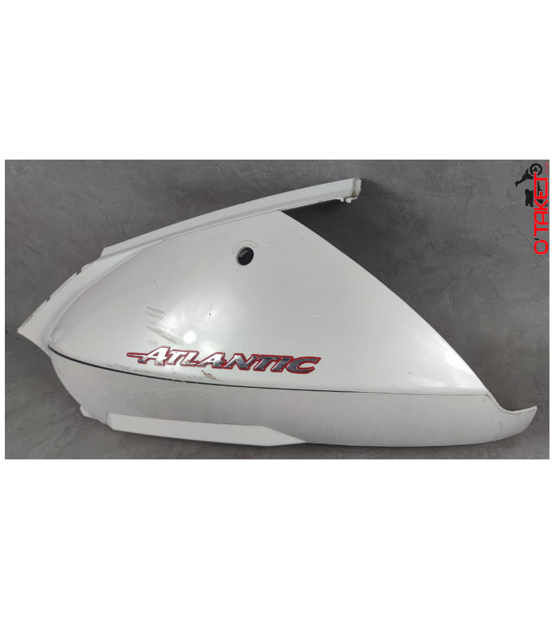 Carénage latéral gauche Atlantic origine APRILIA 125/200/250/300 4T Accueil sur le site du spécialiste des deux roues O-TAKET... Carénage latéral gauche Atlantic origine APRILIA 125/200/250/300 4T Accueil sur le site du spécialiste des deux roues O-TAKET...